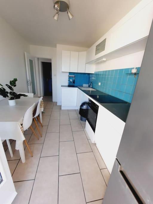 Logement Dans Residence - A 10 Km Du Centre Ville Et A 5 Minute Du Parlement Europeen Avec Parking Gratuit Hoenheim Exterior foto